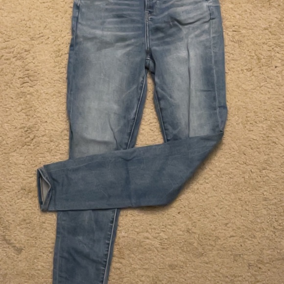American Eagle Blue high rise jeans - Picture 9 of 9